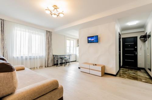 Obolon' Apartment | Unforgettable Stay at ARTAL Apartment with Spa Amenities