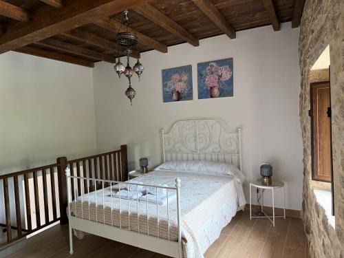 Padron Apartment | Family-Friendly Getaway at Arteleira Room’s - Rated 8.5/10