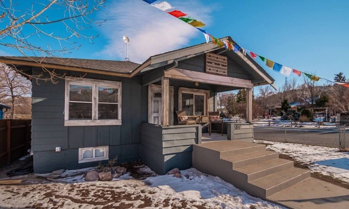 Pocatello House | Artistic Retreat at The Cake House: 5 Bedroom Escape