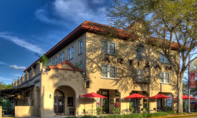 DeLand Hotel | Artisan Downtown: Guest Rated 9/10 with Family-Friendly Amenities