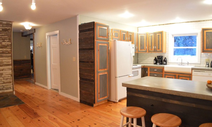 Bridgewater Corners Other | Ideal Artisan Ski House: Walk to Long Trail & Enjoy Amenities