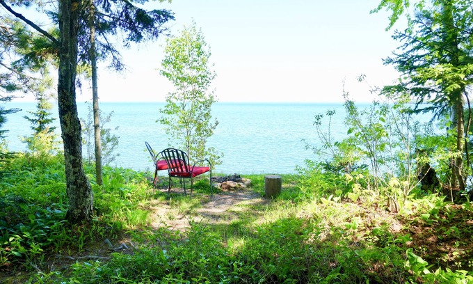 La Pointe Cottage | Idyllic Artist's Perch on Madeline Island with Ocean Views