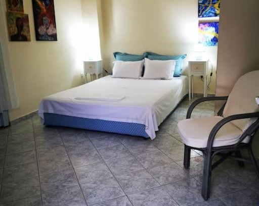 Nea Kios Apartment | Relaxing Artistic Retreat for Families and Pets