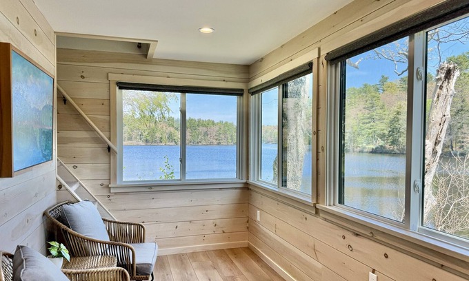 Boothbay Cottage | Artistic Waterfront Cottage on Knickerbocker Lake Getaway