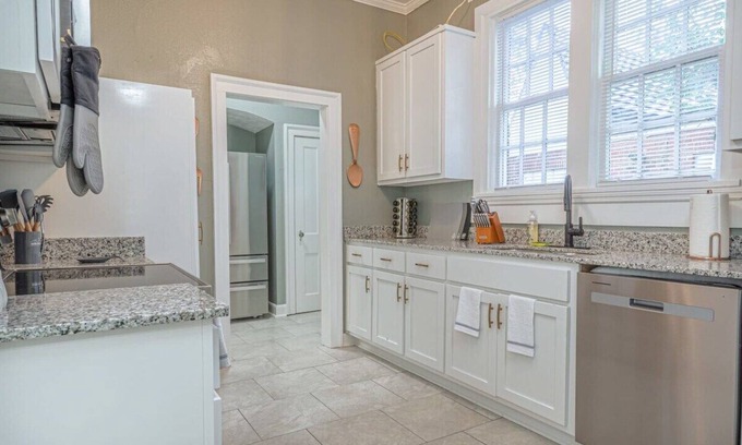 Columbus House | Historic Artistic Home with Family-Friendly Amenities