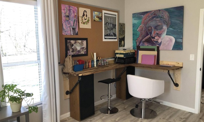 Chickamauga House | Artistic Retreat - Walk to Downtown with Ocean Views
