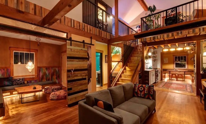 York House | Artistic Timberframe Escape in the City - Family Friendly