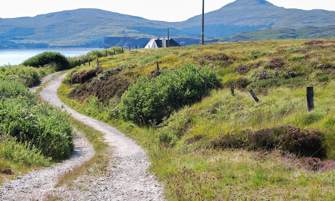 Caroy Cottage | Tranquil Cottage with Spectacular Loch and Mountain Views