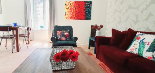 Sille-le-Guillaume Apartment | Artistique: Family-Friendly Stay with 9.2/10 Guest Rating