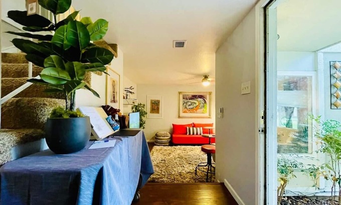 Southeastern Sacramento House | Inviting Artists Condo with Game Room & Patio near UC Med Center