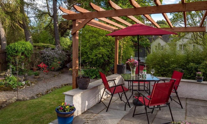Portinscale House | Artists Hideaway: Pet-Friendly Retreat with 4-Star Comfort