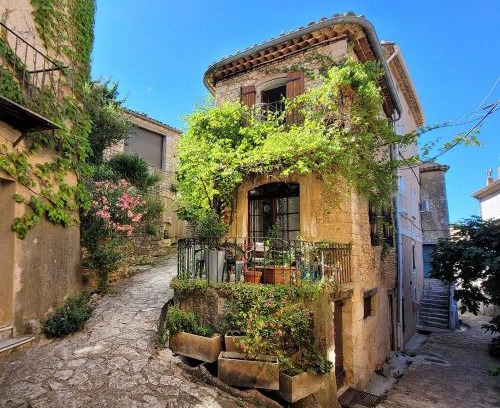 Simiane-la-Rotonde House | Artists House In The Heart Of Simiane-La-Rotonde