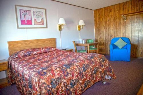 Harvey Hotel | Pet-Friendly Retreat at ARTOS MOTEL - Family Friendly Stay
