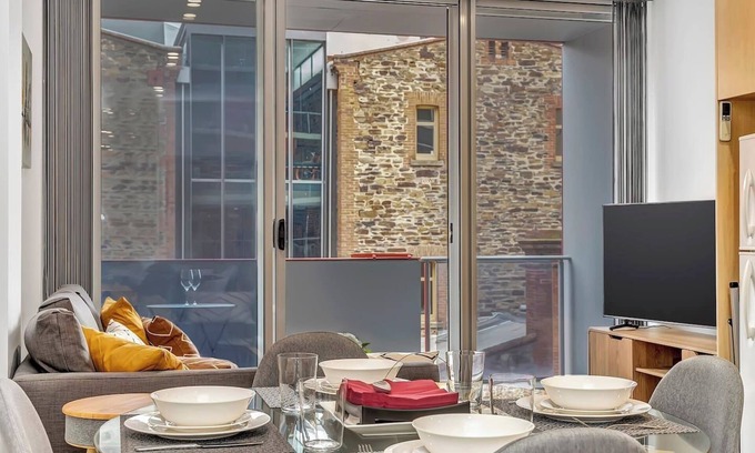 Adelaide Central Business District Apartment | Stylish East End Retreat with Family-Friendly Amenities