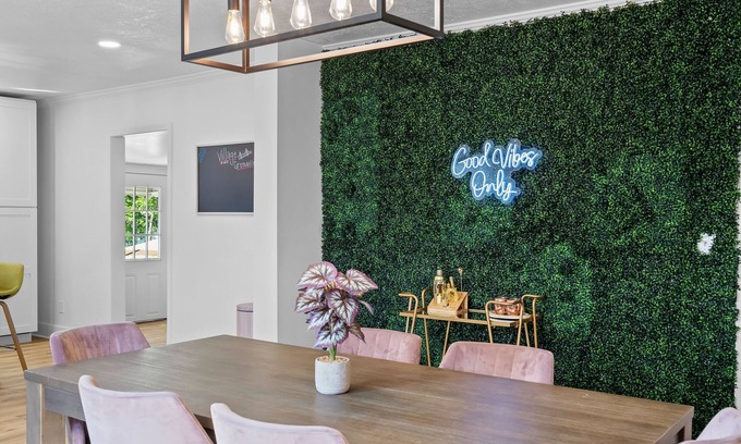 Parker House | Idyllic Bungalow in West Village with Pet-Friendly Perks