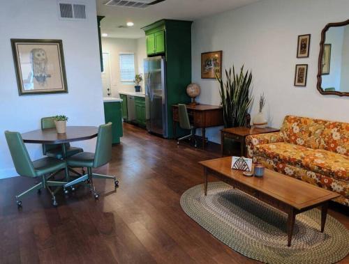 Garfield House | Artsy Garfield: A Family-Friendly Downtown Phoenix Escape