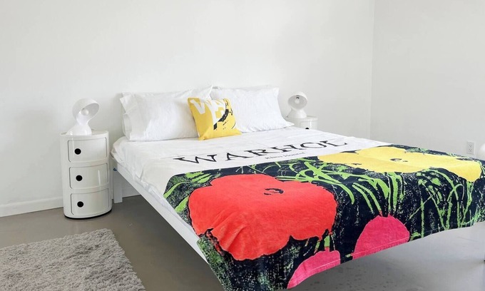 Vista Norte House | Artistic Private Room in Historic Architectural Paradise