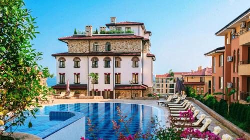 Yurta Apartment | Discover Oceanfront Elegance at Artur Apartments