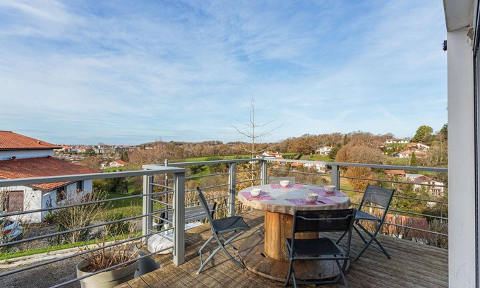 Behobie Apartment | Artzain quiet apartment halfway between the sea and the countryside