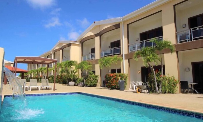 Palm Beach Condo | Relaxing Retreat at Aruba Breeze Condo A5 with Spa & Kitchen