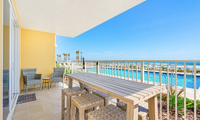 Ocean View Halifax Estates Condo | Prime Oceanfront Condo in Aruba with Pool & Spa Amenities