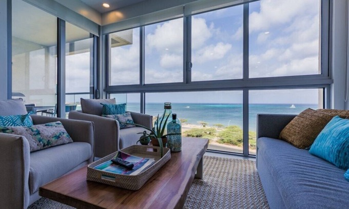 Noord Condo | Experience Oceanfront Bliss at Azure: Guest Rated 9.8