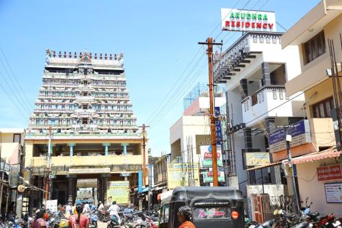 Chidambaram Cabin | Convenient Family Stay at Arudhra Residency with Dining
