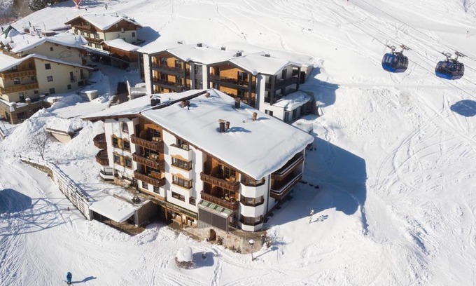 Sankt Anton am Arlberg Apartment | Discover Arula GmbH: 4-Star Hotel with Family Amenities