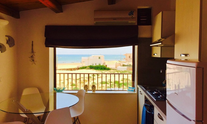 Donnalucata Apartment | Seaside Escape at Arundo Domus with Spa & Breakfast