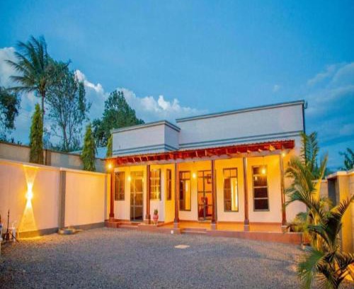 Moshi Bed & Breakfast | Discover Aminata Homes: Pet & Child Friendly Retreat