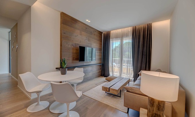 Poetto Apartment | Cozy Arveskida Suite with Ocean View near Poetto Beach