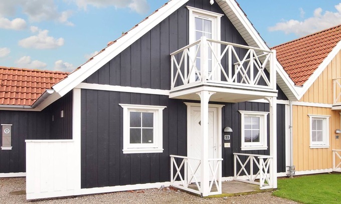 Middelfart House | Relax at Arwin: Oceanfront Stay with Spa & Breakfast