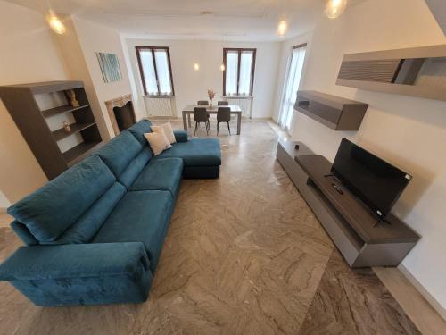 Torre Boldone House | Pet-Friendly Arya Apartment: Guest Rated 9.8/10