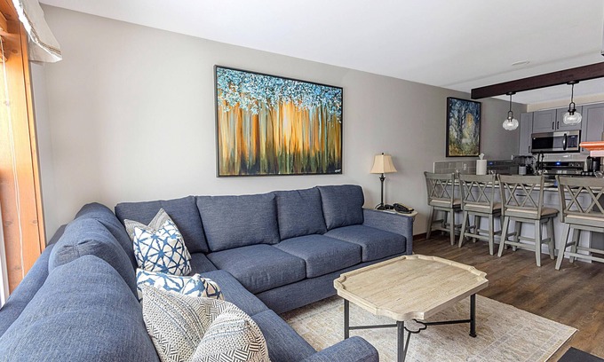 Snowshoe Condo | Inviting 1BR Summer Retreat with Heated Pool & Biking Trails