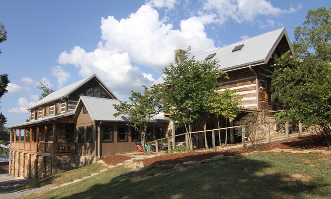 Langston Cabin | Featured on Barnwood Builders! 5 Bedrooms & Guest House
