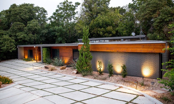 Mountainview House | Experience Waco's Mid Century Modern Home - 9.8 Guest Rated!