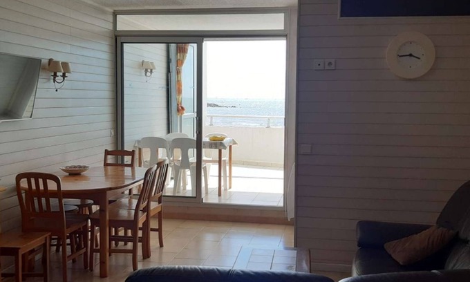 Le Grau-Du-Roi Apartment | Seaside Retreat with Ocean Views & Pet-Friendly Perks