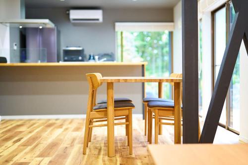 Fujinomiya House | Family-Friendly Villa Fuji-fumoto with Cozy Fireplace