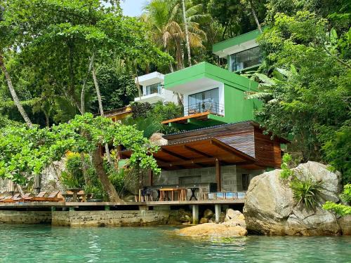 Ilha Grande House | Oceanfront Asalem: 4-Star Hotel with Stunning Views