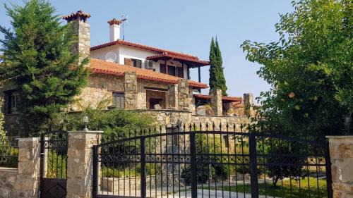 Agios Nikolaos House | Exceptional Asano's House: Child-Friendly with Kitchen Amenities