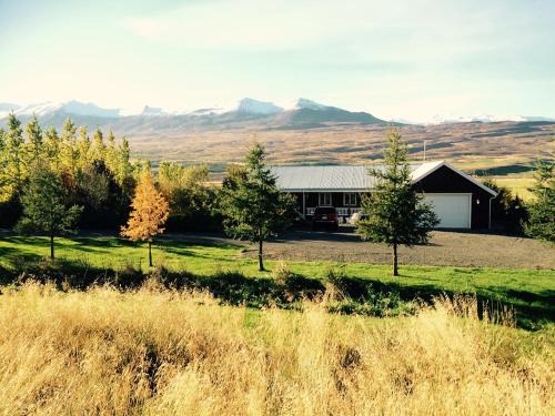 Akureyri Bed & Breakfast | Ásar Guesthouse: Pet-Friendly Retreat with Hot Tub, Rated 9.9