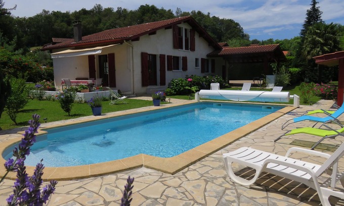 Ascain House | Family-Friendly Retreat in Ascain with Private Pool & Ocean Views