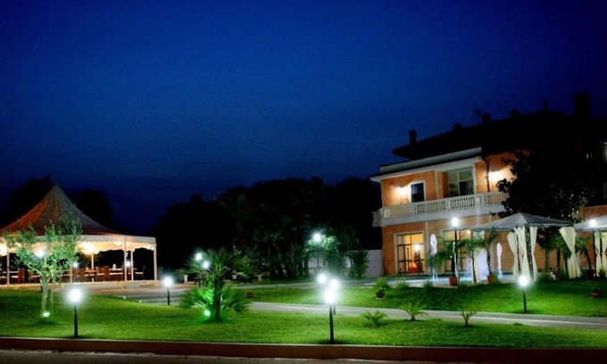 Caianello Bed & Breakfast | Cozy Ascot Holiday Home with Hot Tub & Family-Friendly Perks