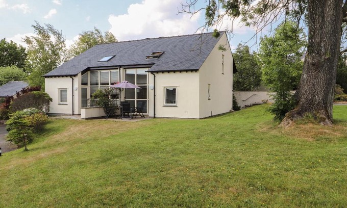 Kirkby Lonsdale House | Discover Family-Friendly Comfort at Ash Meadows Hotel