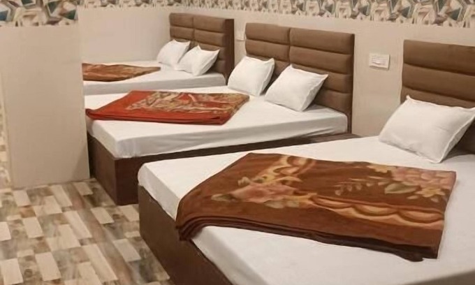 Amritsar House | Budget-Friendly Asha Guest House with Breakfast & Family Perks