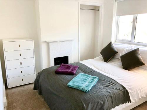 Didcot Apartment | Pet-Friendly Retreat at Ashbrook Harwell - Book Your Stay!