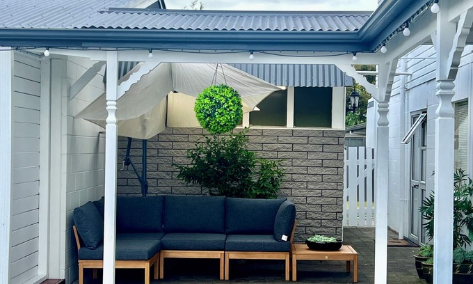 Taupo Hotel | Inviting Ashbrook Motel Taupo: Spa, Breakfast & Hot Tub