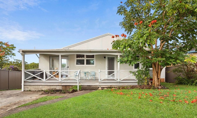 Nambucca Heads House | Discover Ashcroft Cottage: Ideal Family Retreat by the Sea