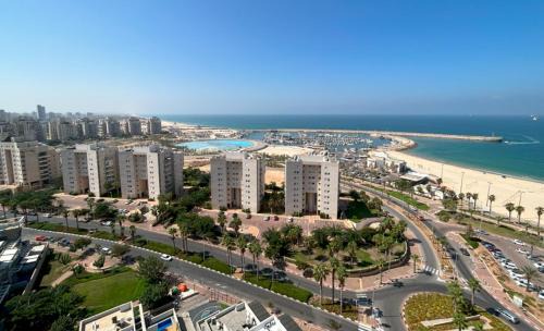 Ashdod Apartment | Oceanfront Ashdod Seaview Apartment - Top Rated 10/10 Stay