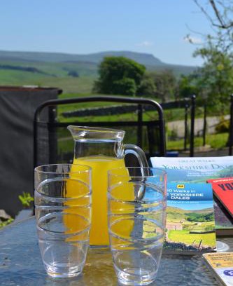 Horton in Ribblesdale House | Inviting Ashes Farm - Ingleborough View Barn Cottage Retreat